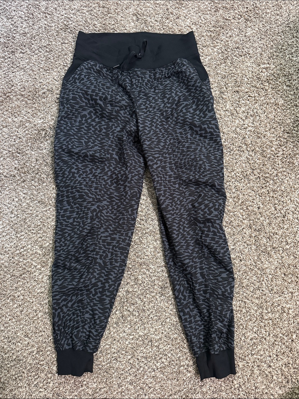Size 6 Athleta joggers